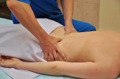 Massage als Method fir d'Behandlung vun der thoracescher Osteochondrose